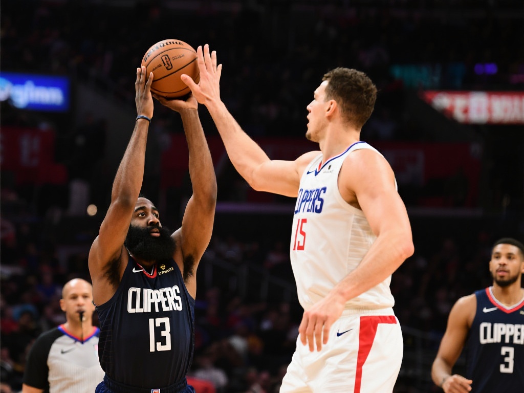 曼联续约滕哈赫至2026年 红魔复兴计划再启航