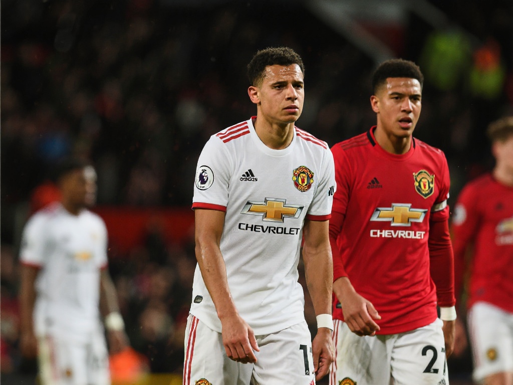 曼联双线出击求购德里赫特与马兹拉维，拜仁嫌报价不足回绝